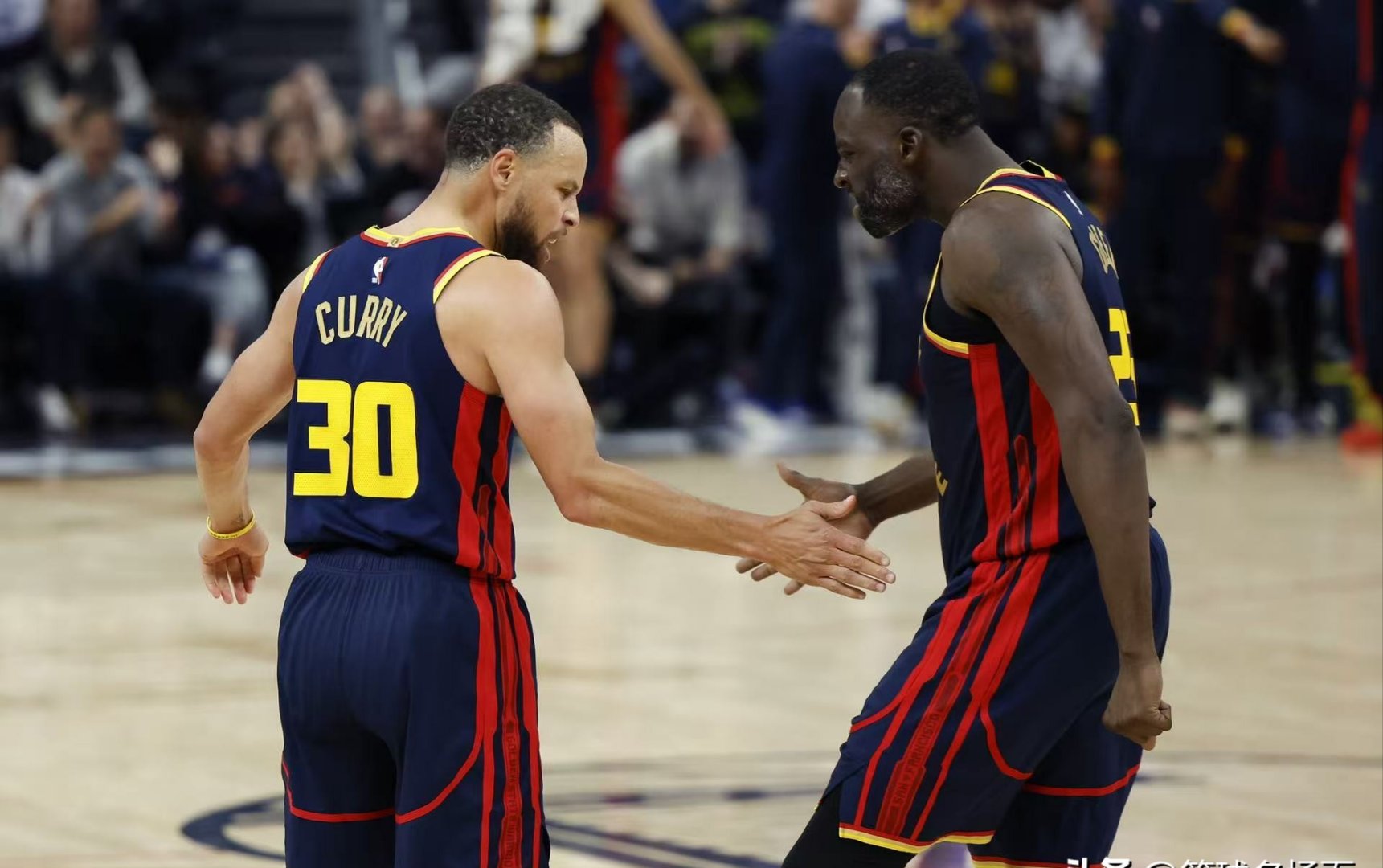 九游下载安装-金州勇士完成体检备战NBA季后赛休斯敦火箭今晨官宣签约，尼斯赛后内部沟通瞬间刷屏的简单介绍